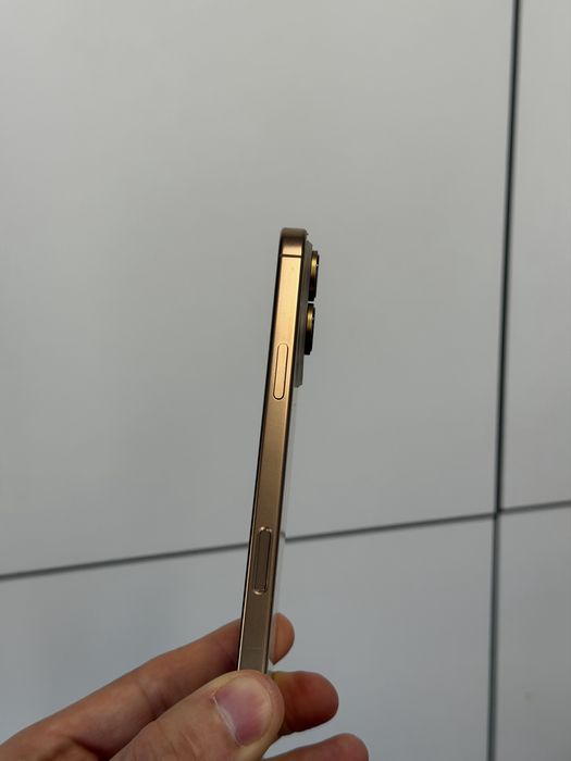 Продавам iPhone 16 PRO MAX 103 цикъла