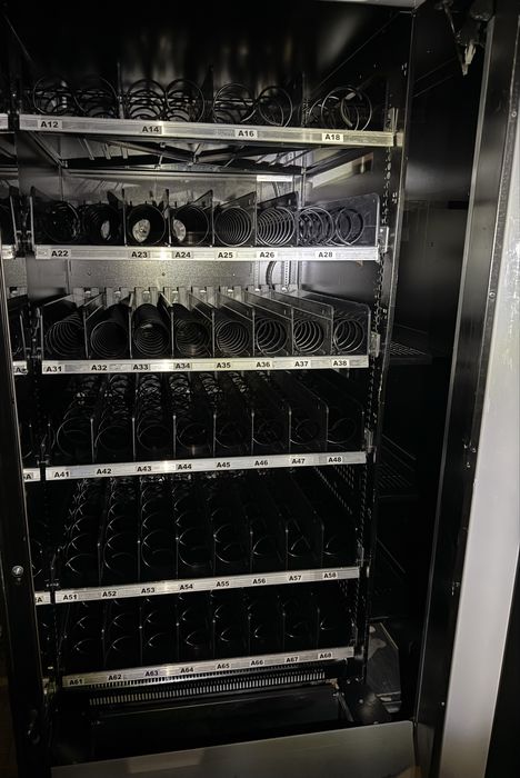 Bianchi BVM 685 хладилна вендинг машина