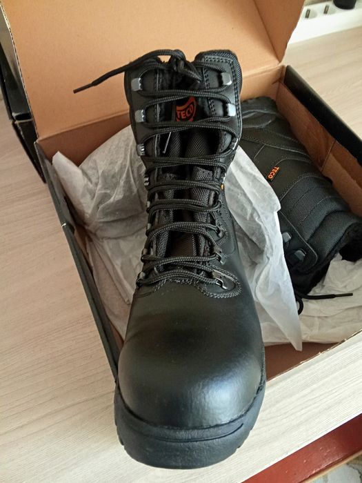 Ботинки с высоким берцем