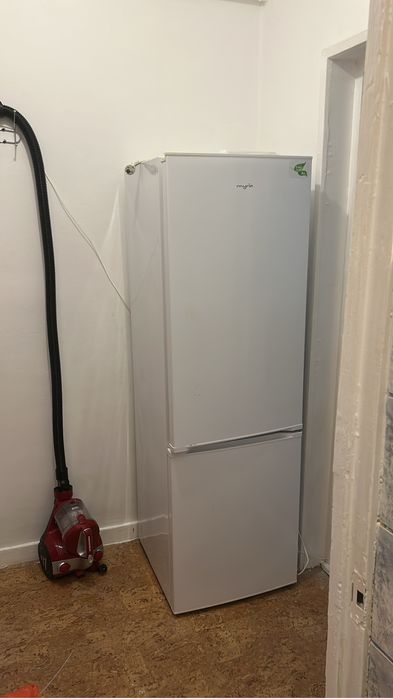 Inchiriez garsoniera  zona service Brinza