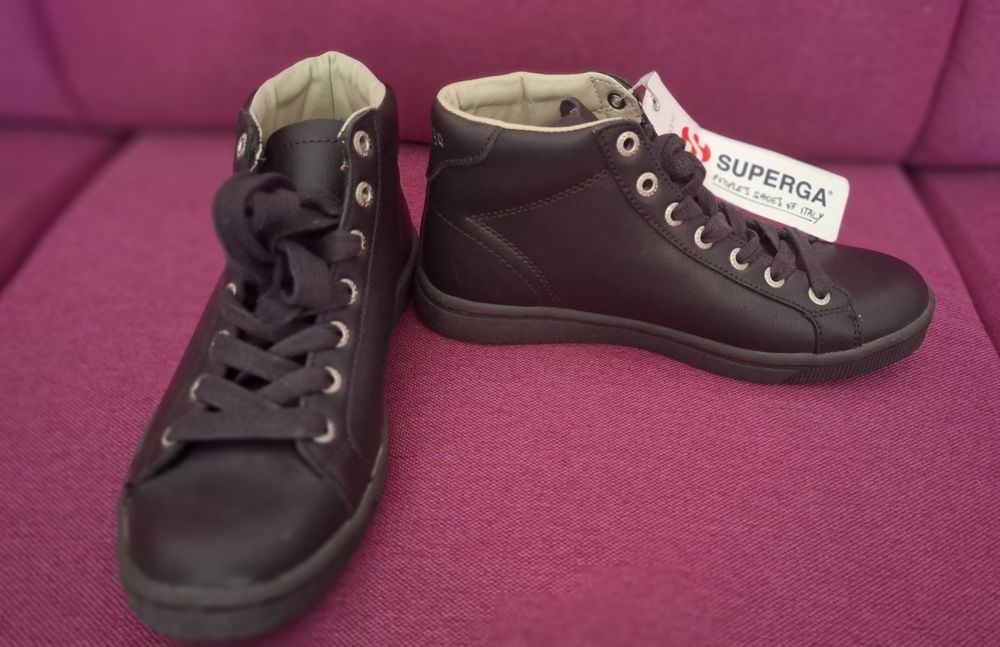 Чисто нови кожени кецове Superga, 35 номер
