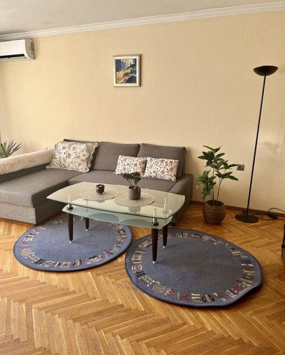 Дава се под наем Тристаен апартамент в София, Стрелбище - 95 кв.м за 745 € - Снимка #1