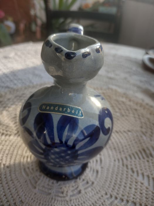 Ръчно рисувана халба със солна глазура и  подарък стомничка