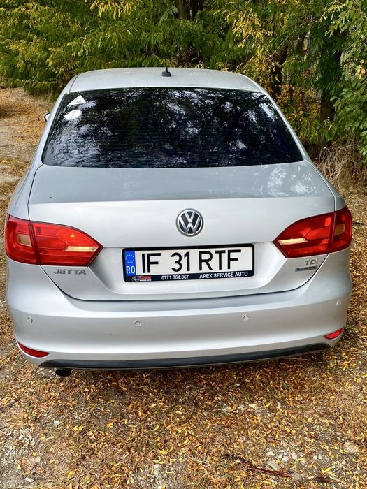 VOLKSWAGEN Jetta 2011 — imagine 3