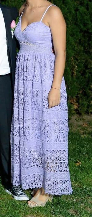 Рокля с дантела