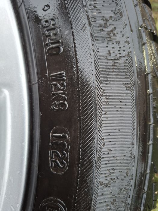 Vând roți de BMW 5X120 ,225/50 R17 BARUM