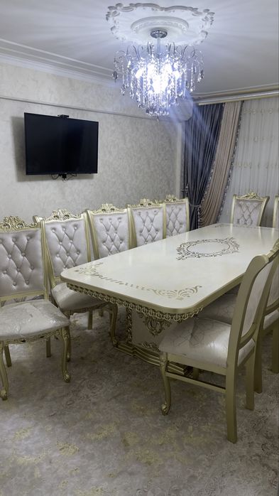 Стол стулья состояние отличное