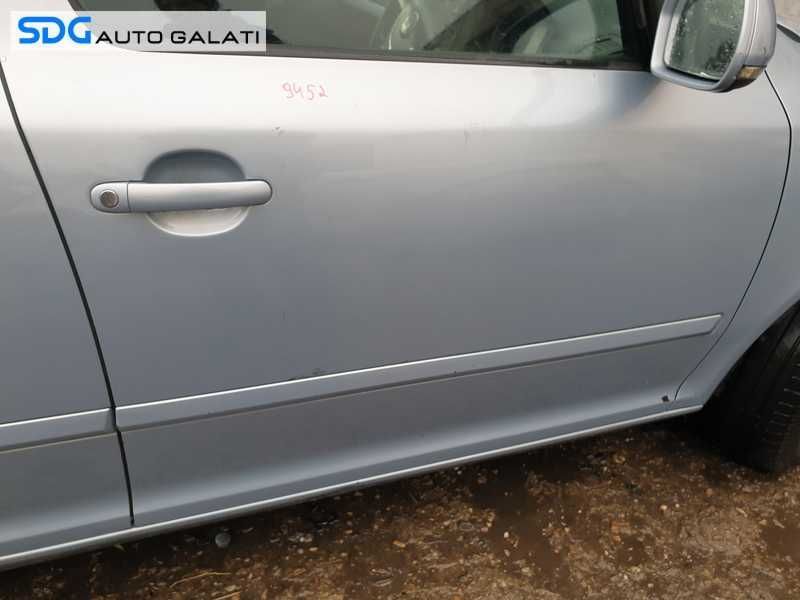 Usa Usi Portiera Portiere Dreapta Fata Dezechipata cu Punct Rugina Skoda Octavia 2 Hatchback Facelift 2004 - 2013 Culoare 9452