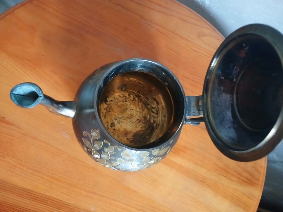 Античен индийски чайник