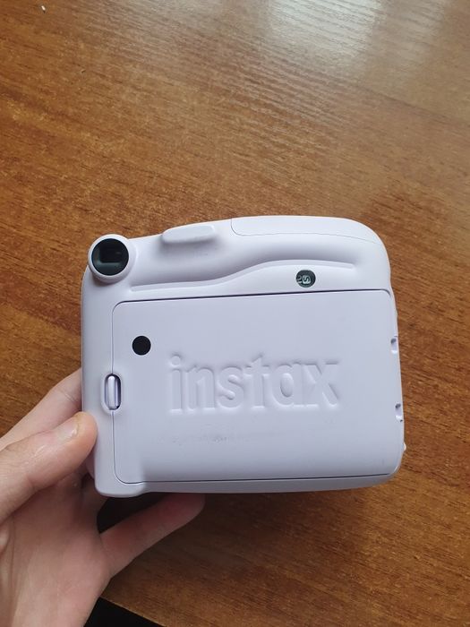 Продам Instax mini 11