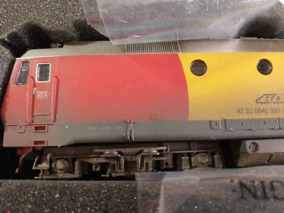 Vând  locomotivă diesel CFR Tricolor 92 53 0640 990-3 Digital + Sound