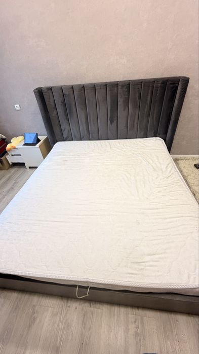 Кровать двуспальная