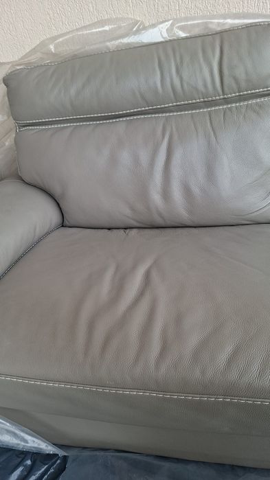 Vând canapea piele