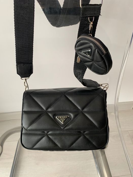 Geantă Prada neoriginală
