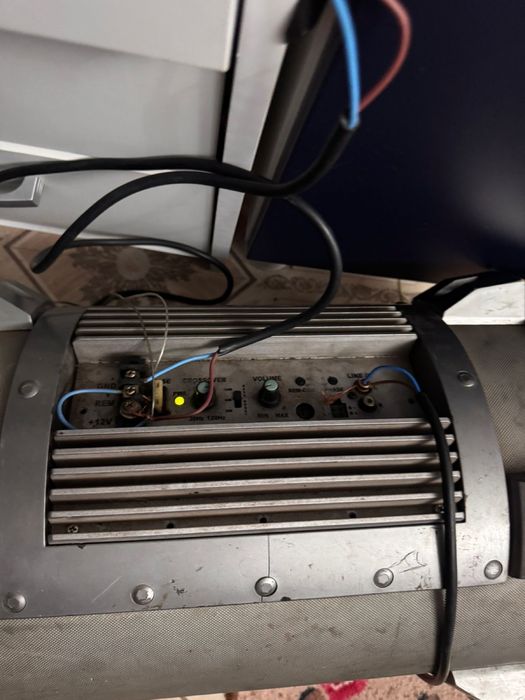 сабвуфер с встроенным усилком