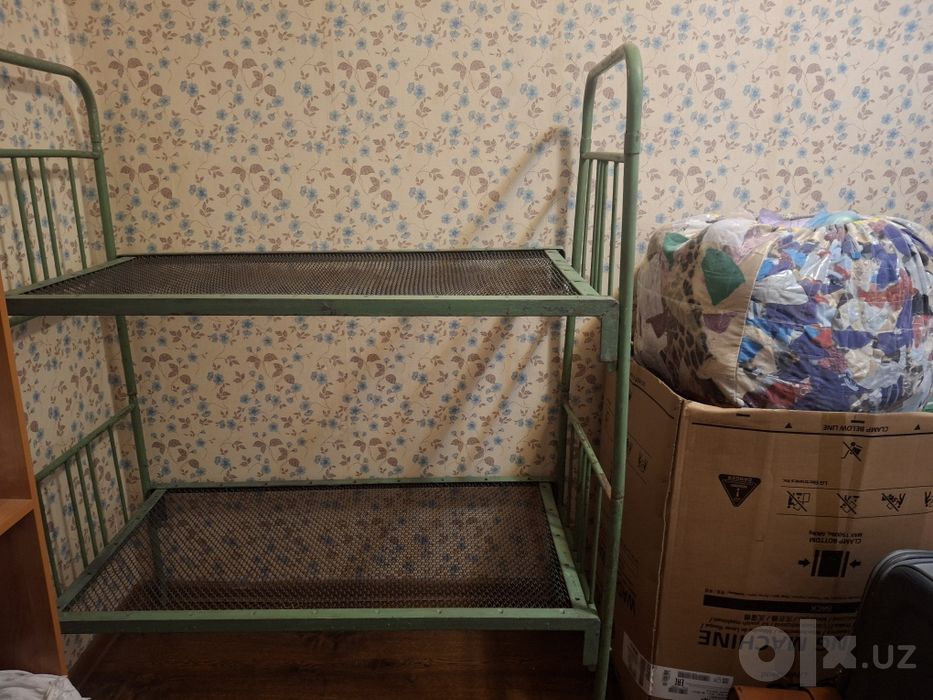 Продаётся двух этажный кровать металлический