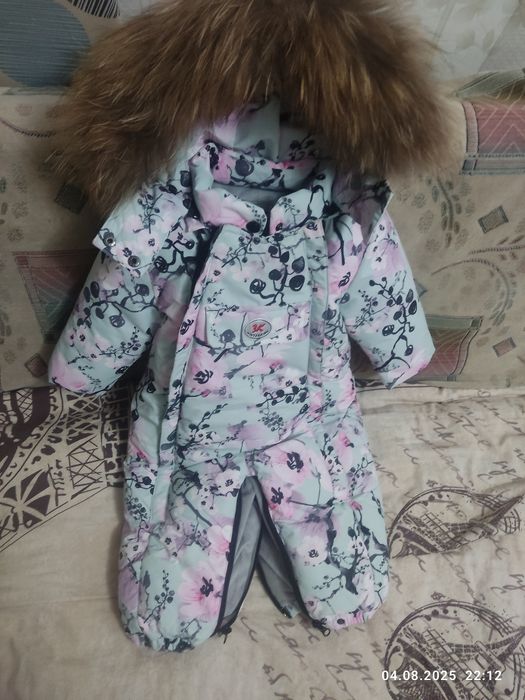 Продается зимний комбинезон для девочки, очень хорошие состояние !