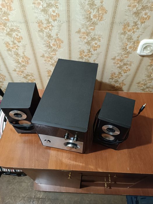 Продаю mikrolad m 880 практически новый састояние.