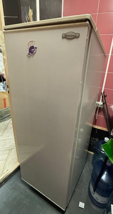Продам холодильник Атлант