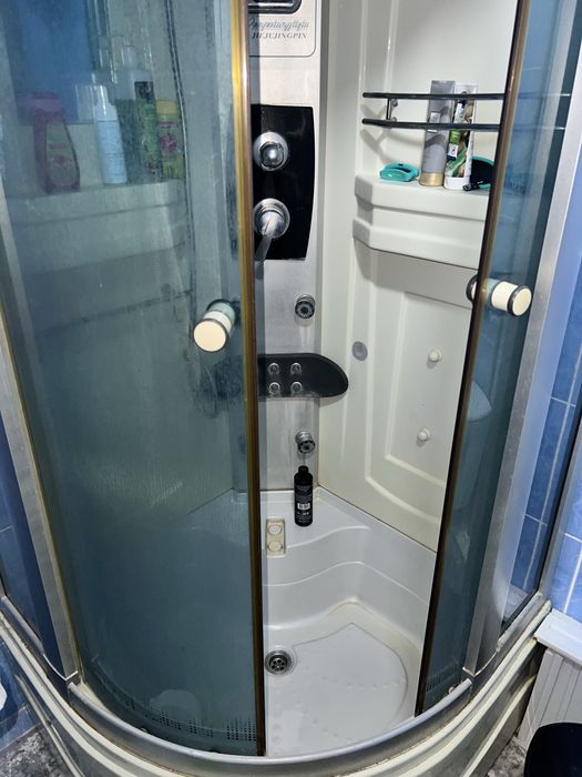 Продается Душевая кабина б/у