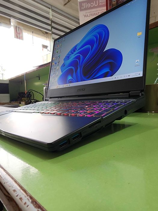 MSI GP65 Leopard / i7-10th / 32GB RAM / RTX 2070 8GB / 512GB NVMe M.2