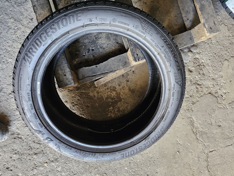 2 anvelope vara 225 45 17 Bridgestone