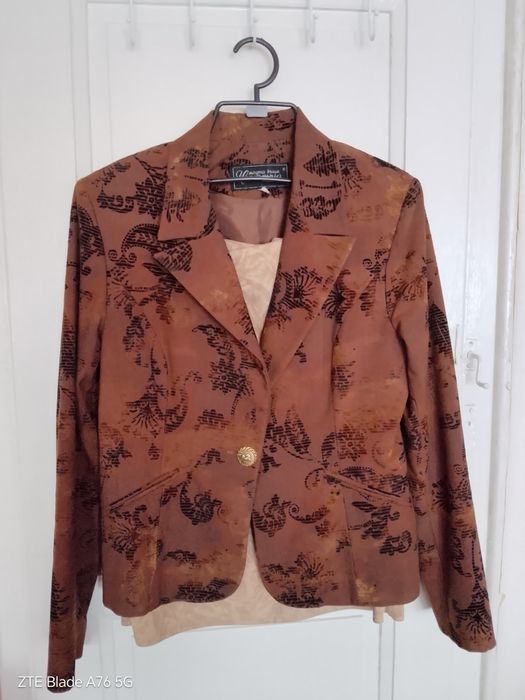 Продавам дамски сака