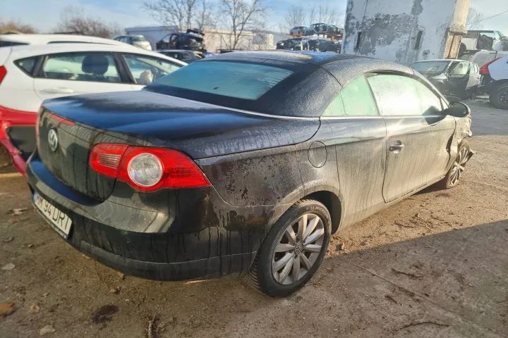 bara spate armatura portbagaj haion luneta far stanga punte jug stop plansa ceasuri bord timonerie schimbator viteze oglinda broasca macara stanga dreapta ansamblu stergatoare  kit pornire calculator motor ecu spira volan bloc lumini VW Eos an 2007, motor