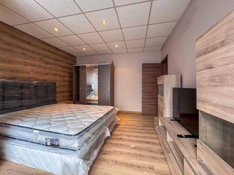 Чисто нов тристаен под наем в кв. Лазур. След ремонт. Паркомясто