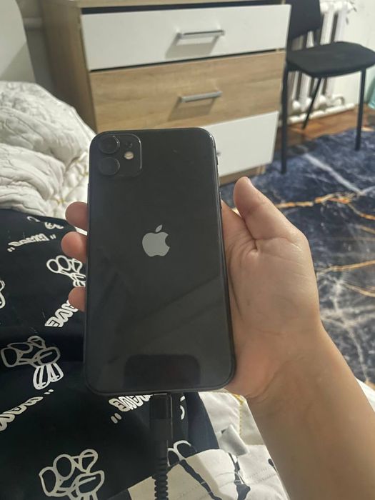 продам iphone 11 64гб акб 72%