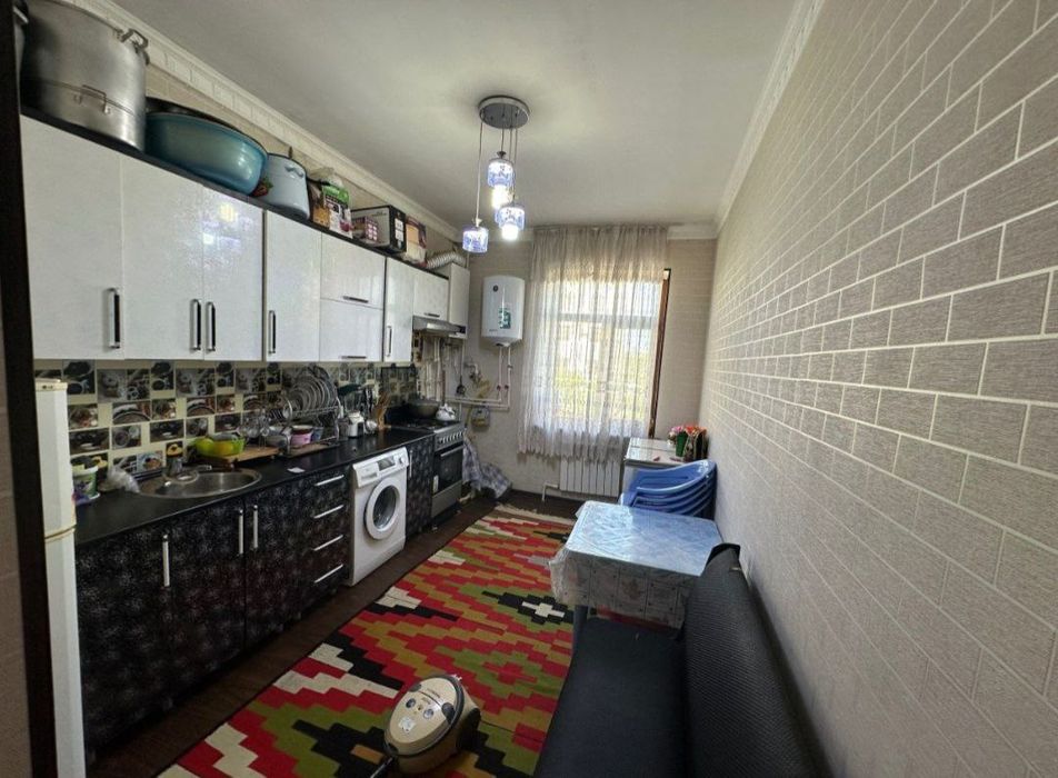 Срочно Янги домдан 3 хонали квартира 2 каватдан сотилади 6 микрн