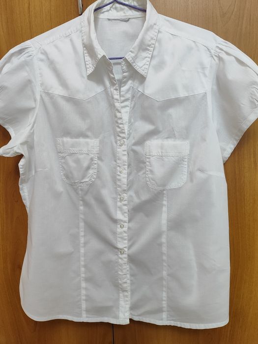 Рубашки белые, пиджак