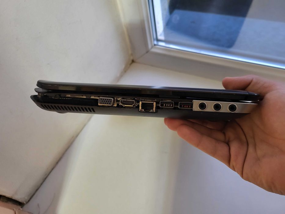 Ноутбук на запчасти i5