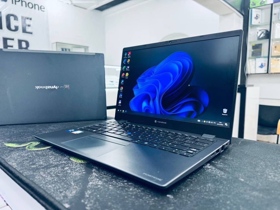 Laptop Dynabook Core i7-1185G7 8GB 256GB