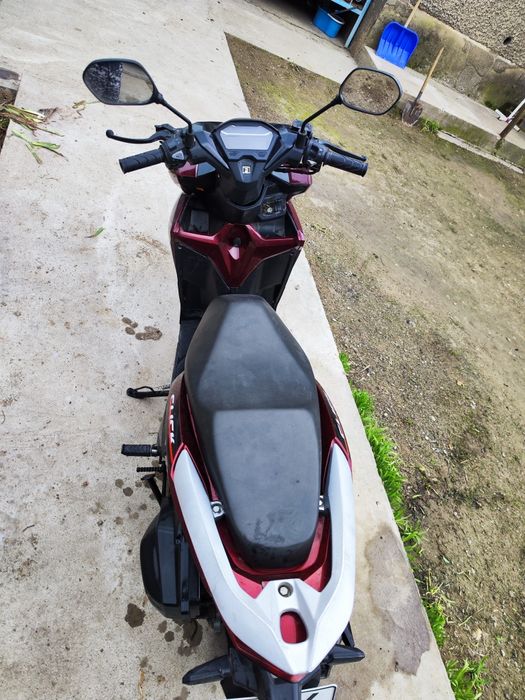 Скутер CLICK Honda 150i