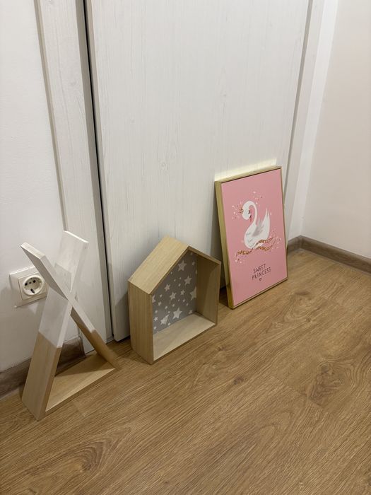 Set 2 etajere lemn si un tablou - camera copii, fetite, stil scandinav