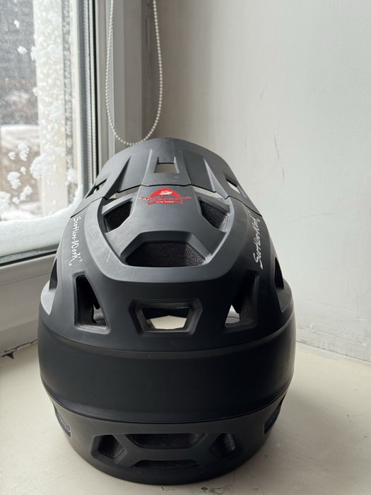 Шлем для велосипеда фул фэйс (full face)