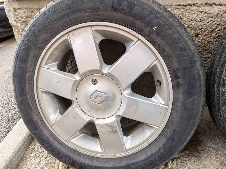 Jante originale R16 aliaj Aluminiu Renault Laguna 1  cu cauciucuri de vara 205/55/R16 și prezoane + roata rezerva