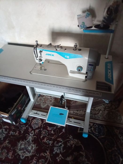 Tikiv mashinasi sotiladi