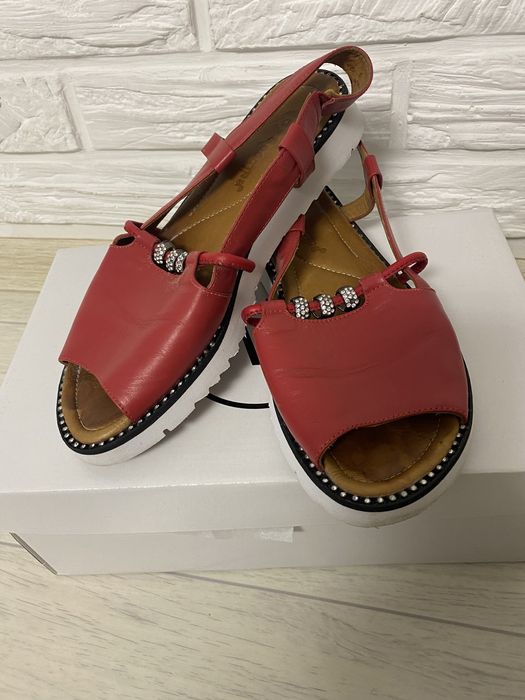 Сандали кожаные