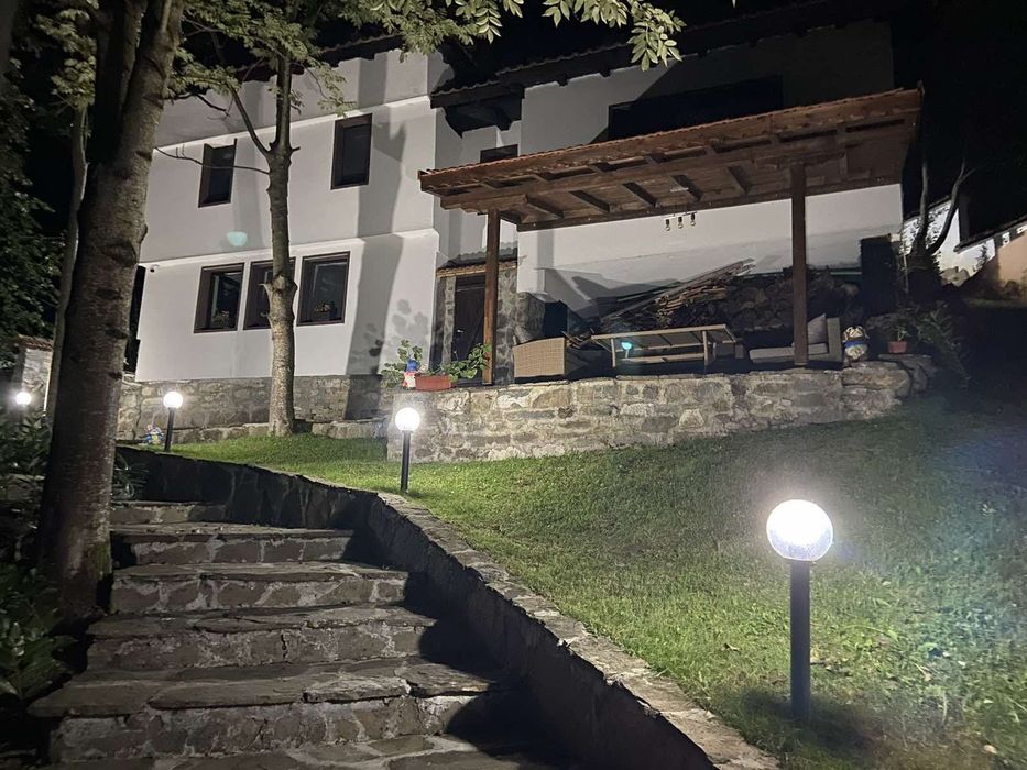 Къща в Ловеч, област-гр.Троян площ 112 цена 220000