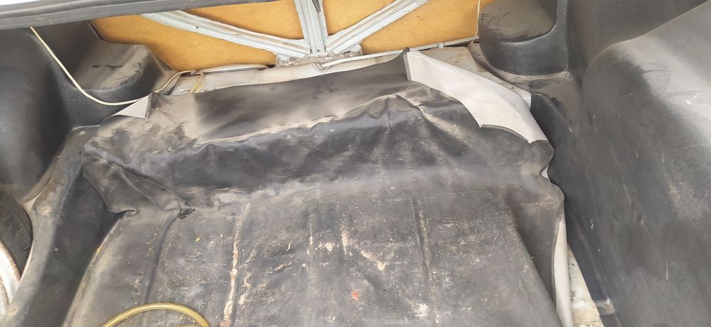 Vaz 06.  Benzin   srochna sotiladi