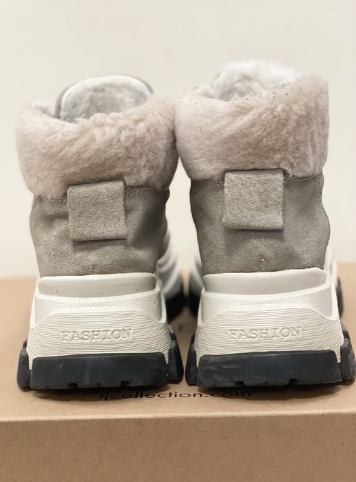 Ботинки зимние бежевые