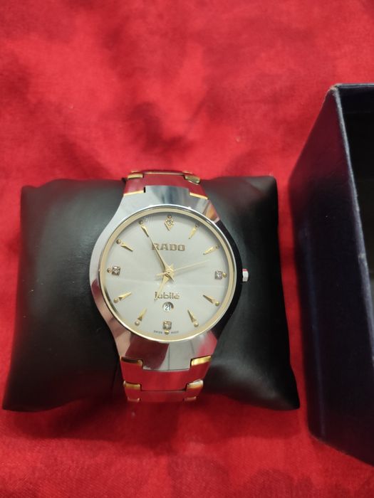 Наручные часы модные