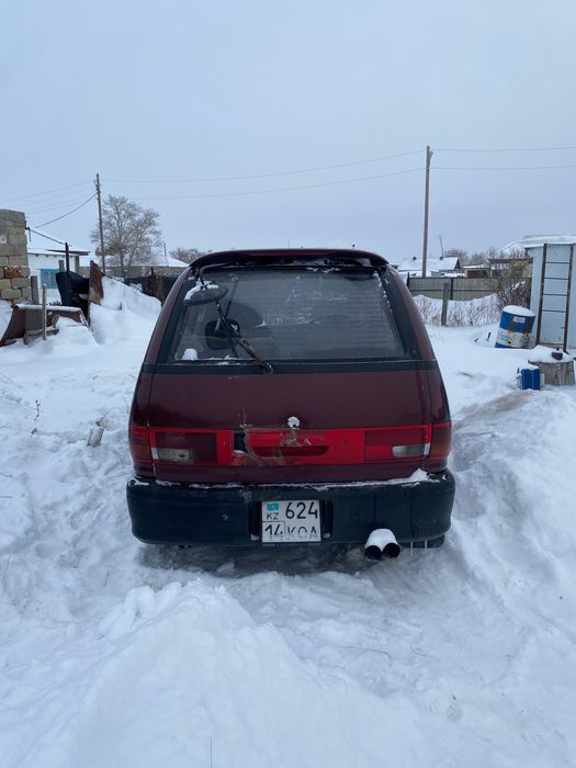 Toyota Estima Lucida