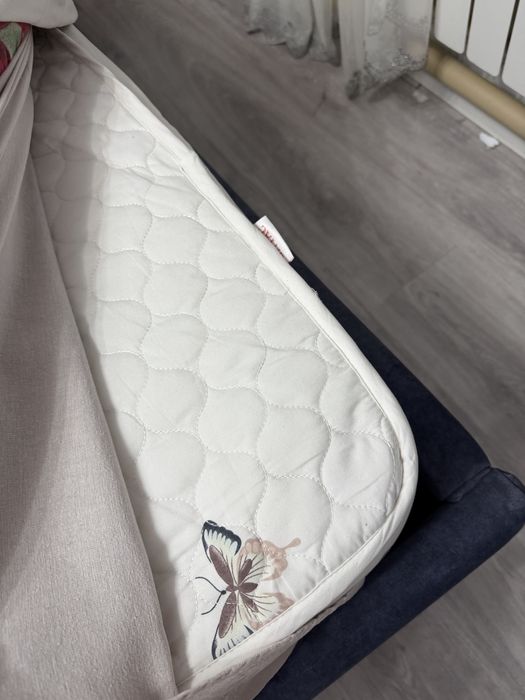 Спальный кровать