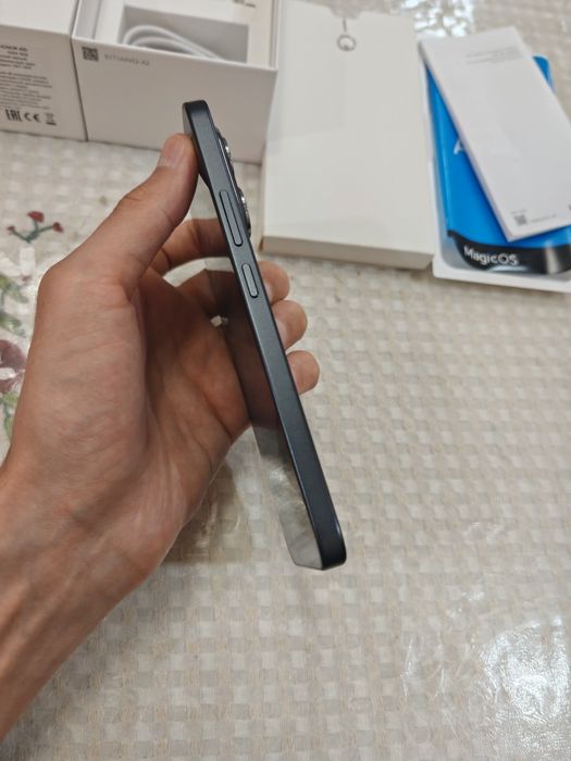 Honor 400 5g 256gb yengide