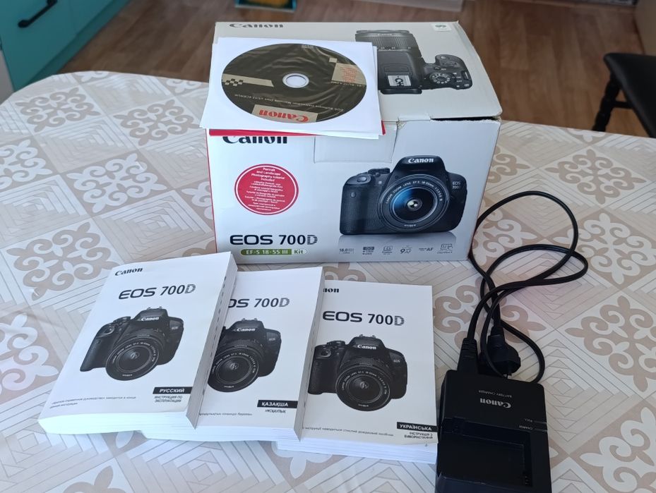 Продам фотоаппарат Кэнон 700Д.