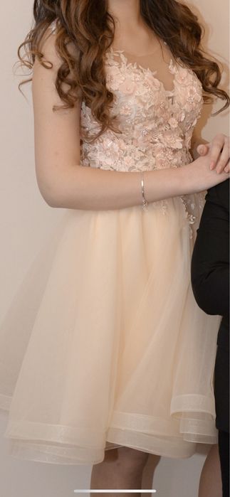 Къса бална рокля