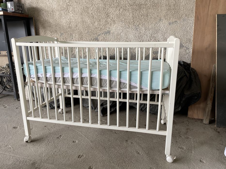 Детская кроватка